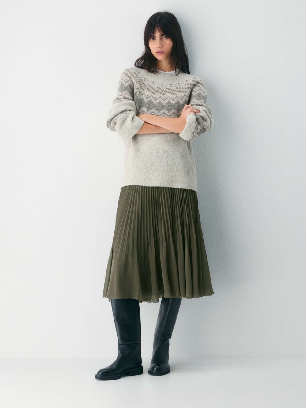 Aritzia Wilfred Twirl Pleated Skirt